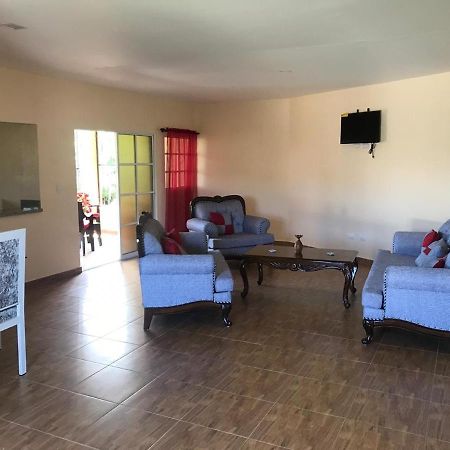 2 Queen Bed Apartment With Smart Tv ,Wifi Y Luz Las 24 Horas Jarabacoa Εξωτερικό φωτογραφία